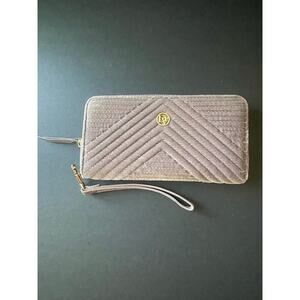 Di Valdi Women’s Velour Quilted Wallet Gray Wristlet Organizer Card Holder 8”
